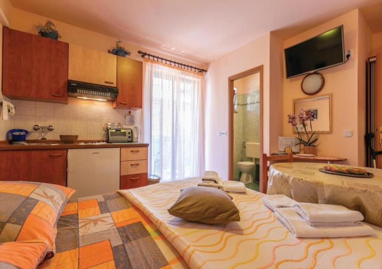 Ferienwohnung Adria Vrsar Exterior foto